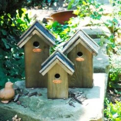 ESSCHERT DESIGN Birdhouse - Blue Tit | ↑ 27.5 Cm | Nest Box | Pinewood With Bitumen Roof -URBAN INGL Shop birdhouse wood bitumen